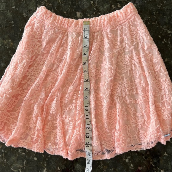 Abercrombie & Fitch Gathered Floral LACE in peach/light coral color. - Picture 3 of 5